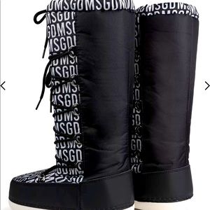 Women’s snow boots